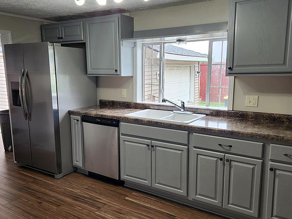 5th image of 323 E Gertrude St