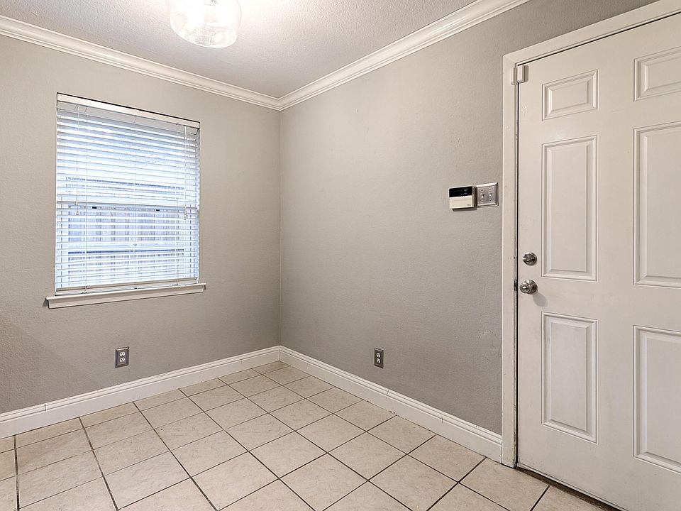 1st image of 10429 Mapleridge Dr