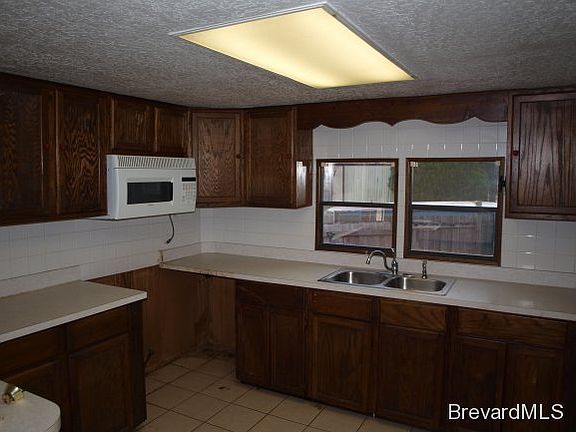 3rd image of 7006 N Aster Dr
