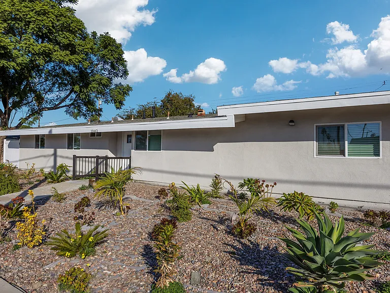 10462 Poona Dr — Photo 16