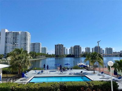 2780 NE 183rd St APT 907, Aventura, FL, 33160