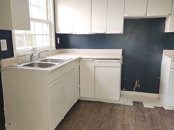 4th image of 8603 E 37th Pl