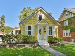 925 Garfield Ave, Aurora, IL 60506