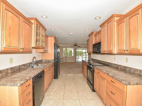 4th image of 10812 W Sarabande Cir