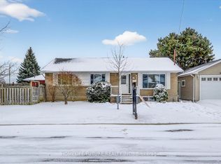 83 Pachino Blvd, Toronto, ON M1R4J8