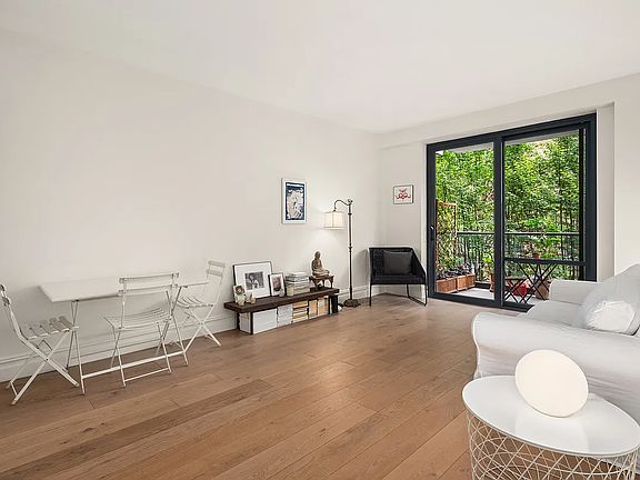 3rd image of 245 W 14th St #3D