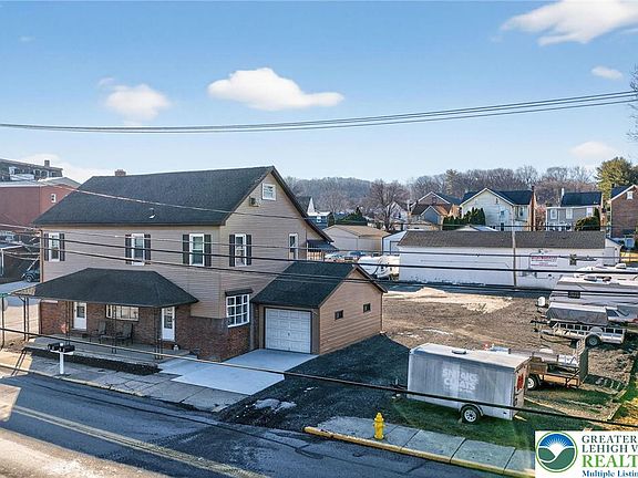 3rd image of 22 Front St