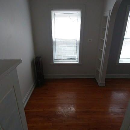 2nd image of 4588 N Elston Ave APT 108