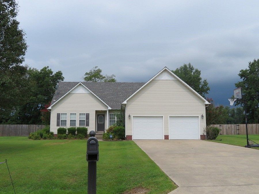 1st image of 385 Benjamin Dr