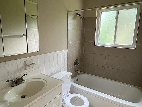 3rd image of 3134 Glenwood Ct
