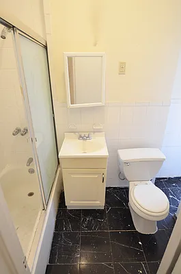 Rented by CITY SKYLINE REALTY INC | media 12