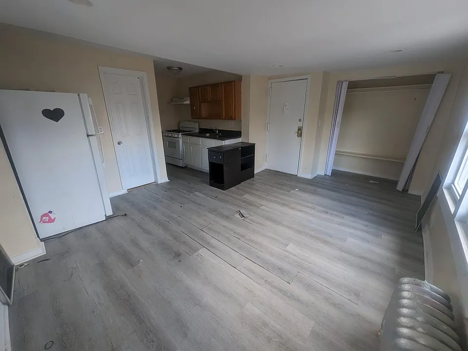 104 Sherman Ave #8