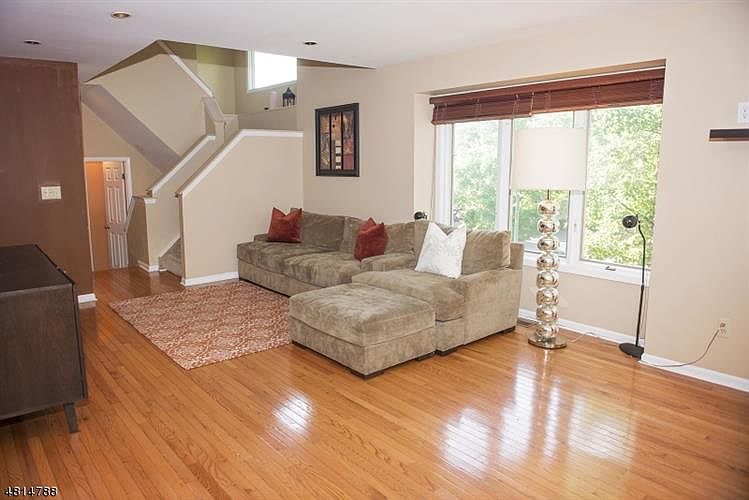 1st image of 69 Clarken Dr