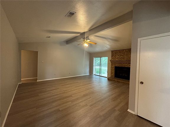 3rd image of 1509 Bluebonnet Dr