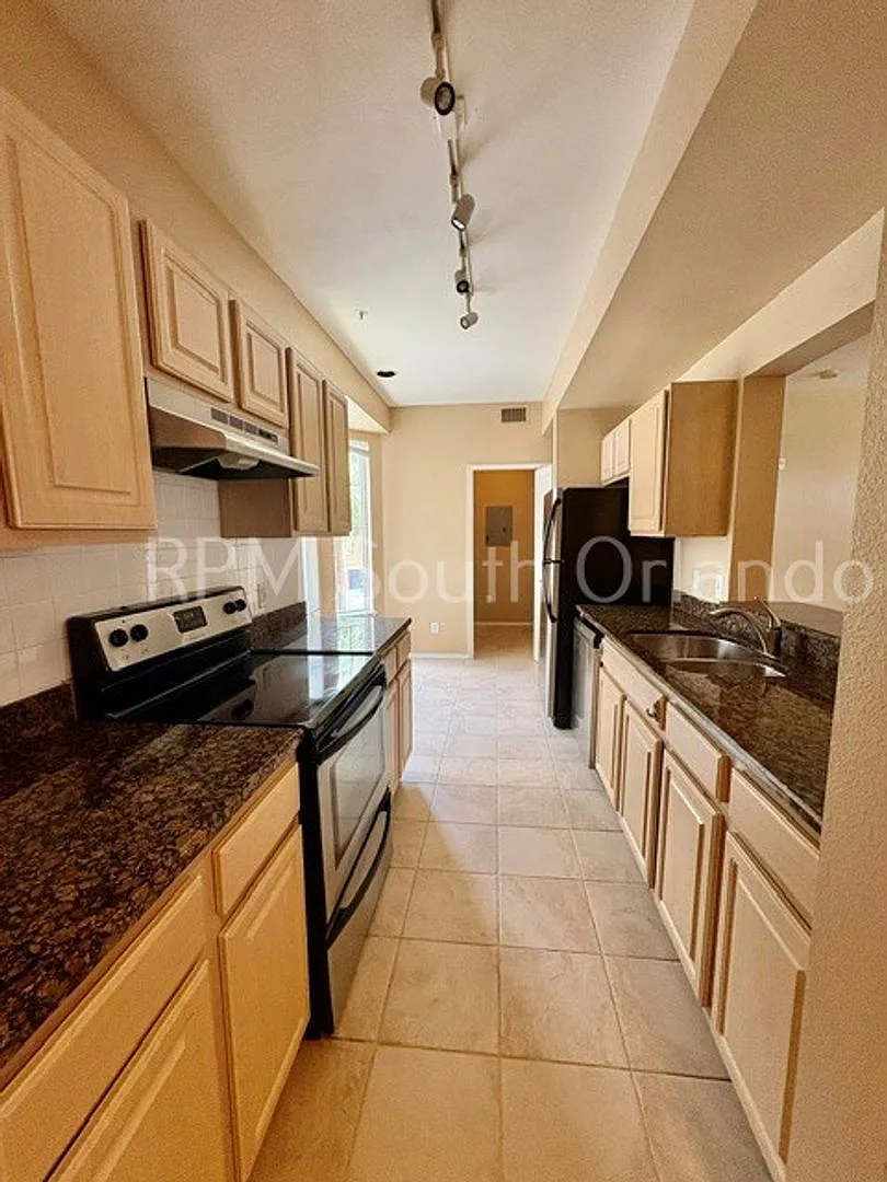 2 Bedroom 1 Bathroom in longwood — Photo 2
