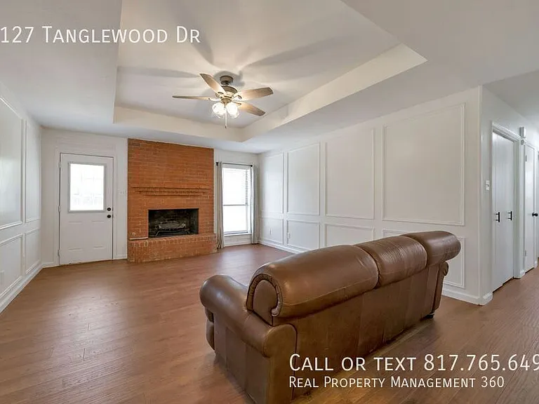 2127 Tanglewood Dr — Photo 5