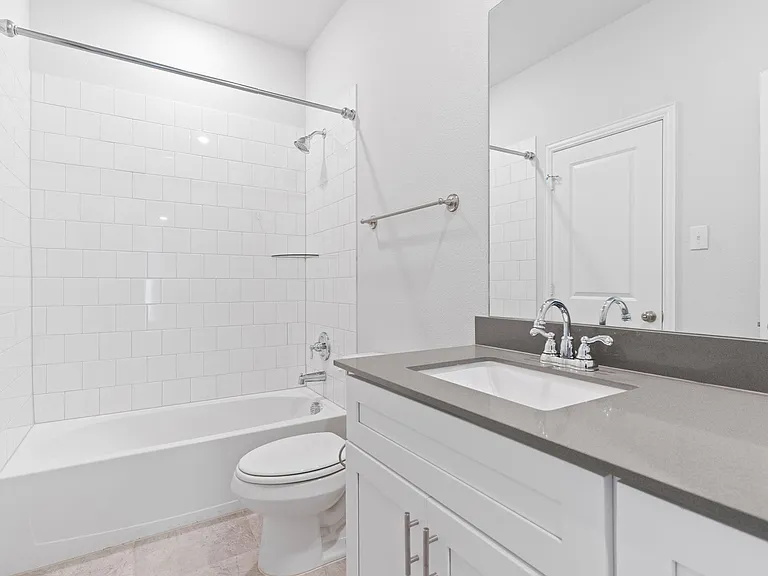 704 Fencerow Trl — Photo 31
