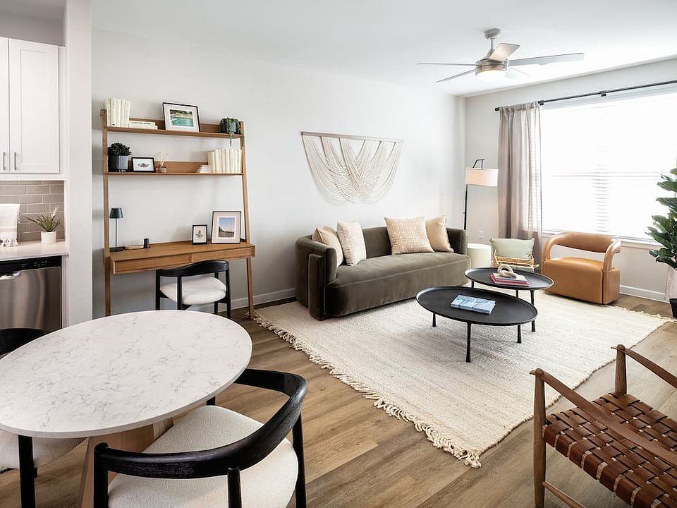 Finish package I kitchen and living room with hard surface flooring