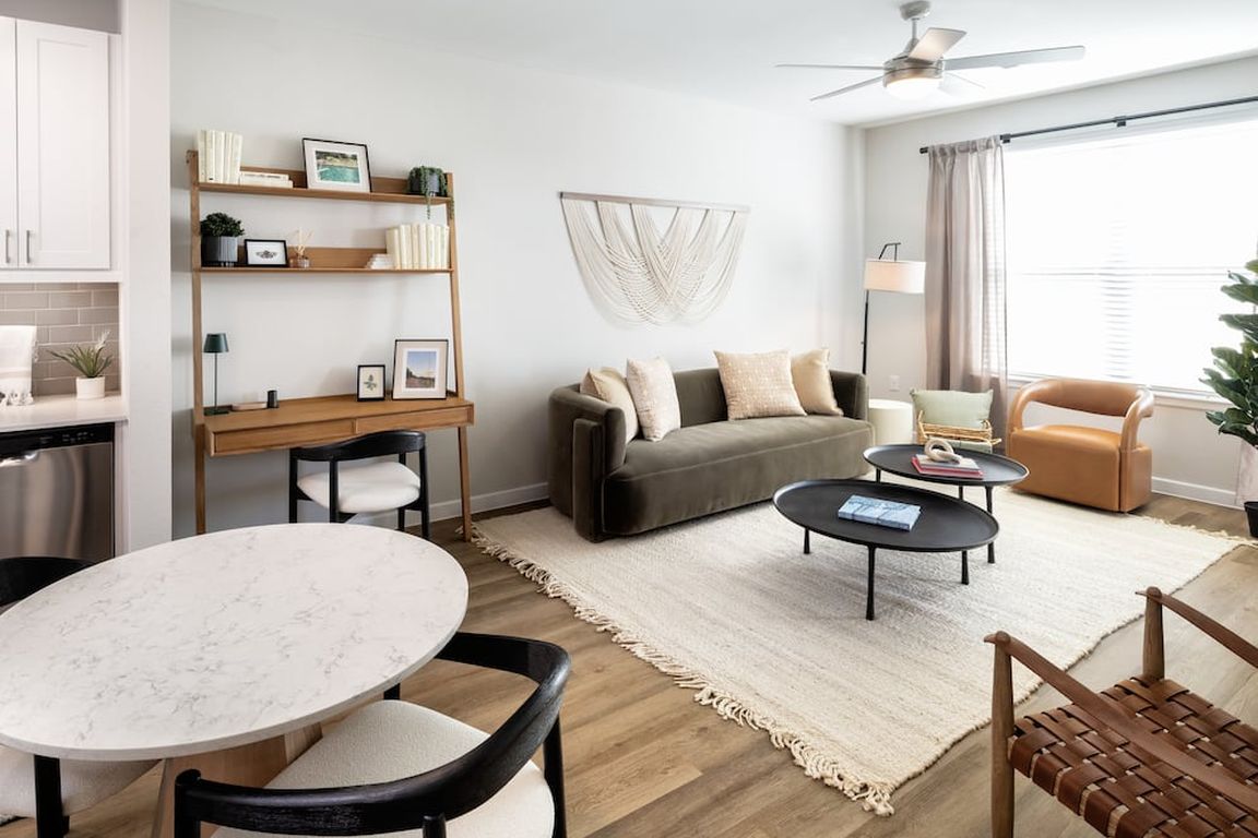 Finish package I kitchen and living room with hard surface flooring