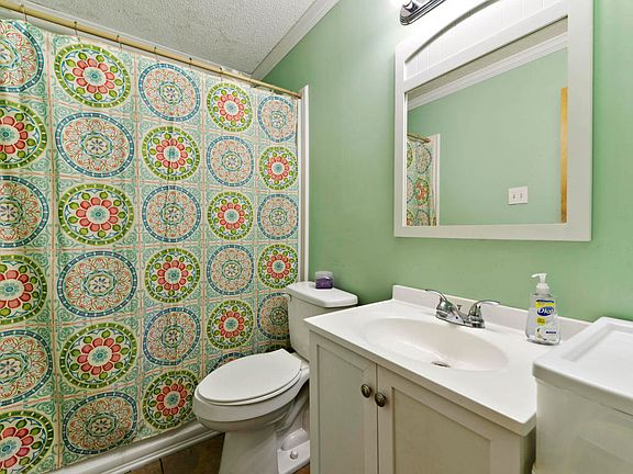 5th image of 3020 Holly Dr