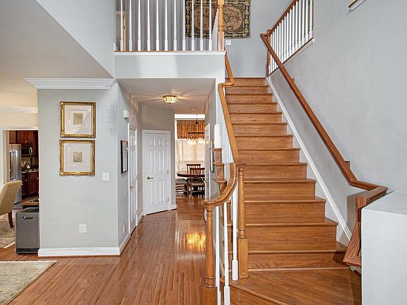 4th image of 1312 S Kenmore Cir