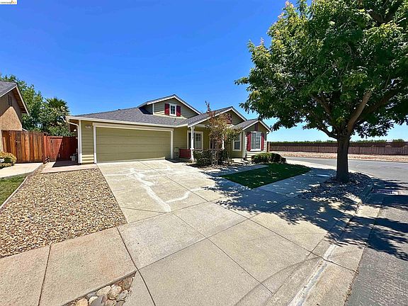 3rd image of 3014 Wright Way