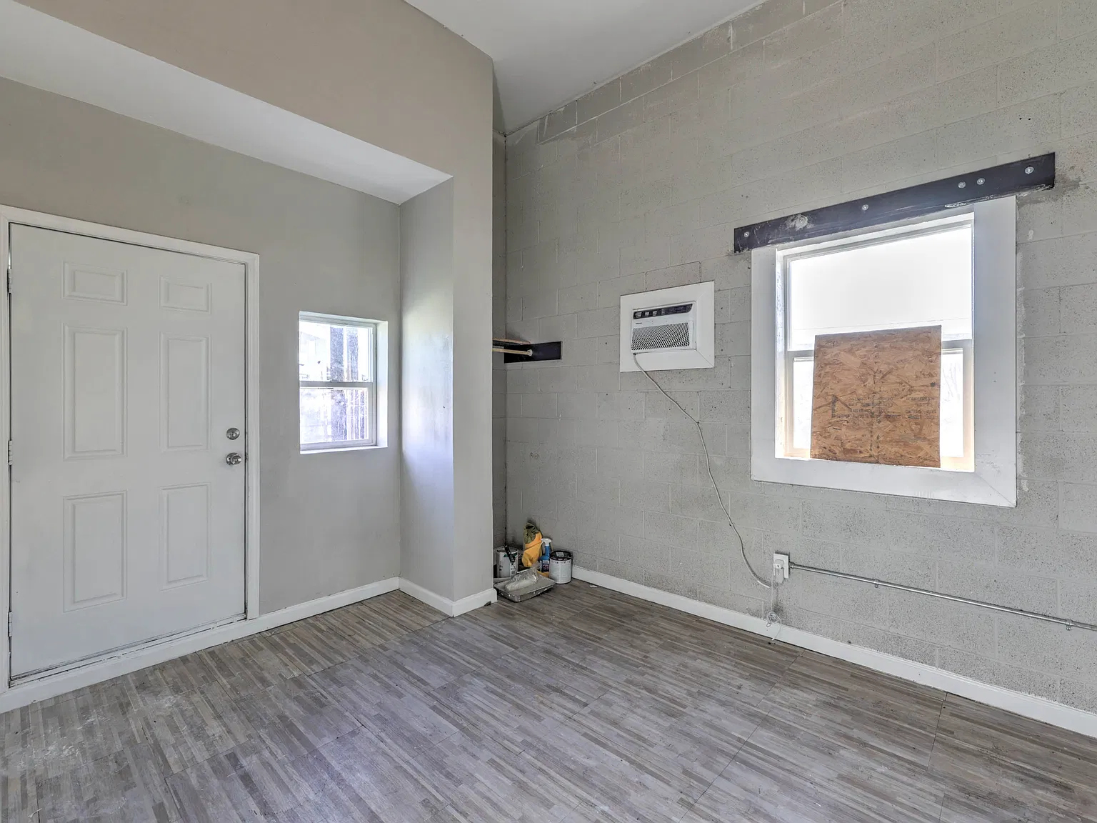 3 bed, 1100 sqft, $1,695 — Photo 2