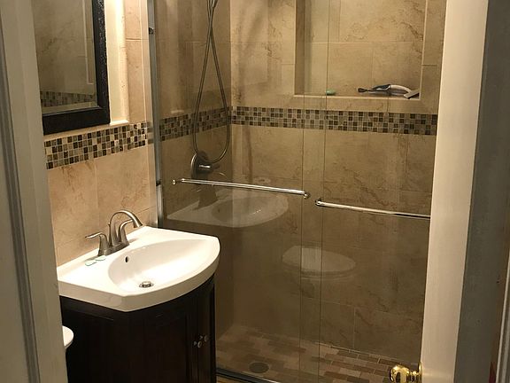 3rd image of 651 Nightingale Ave