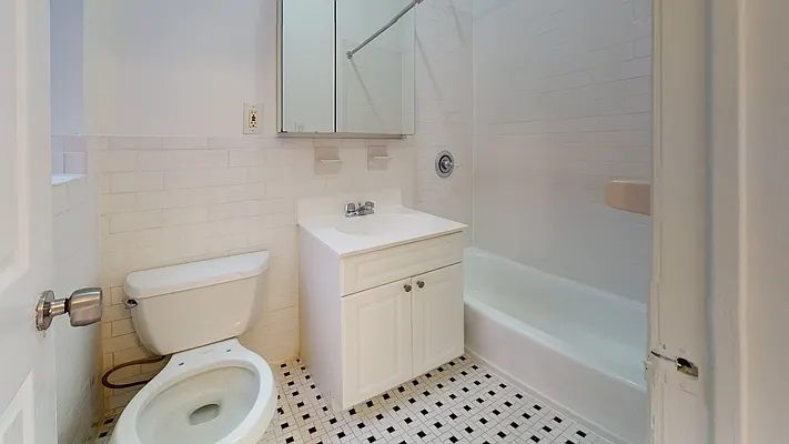 Rented by Bond New York | media 6