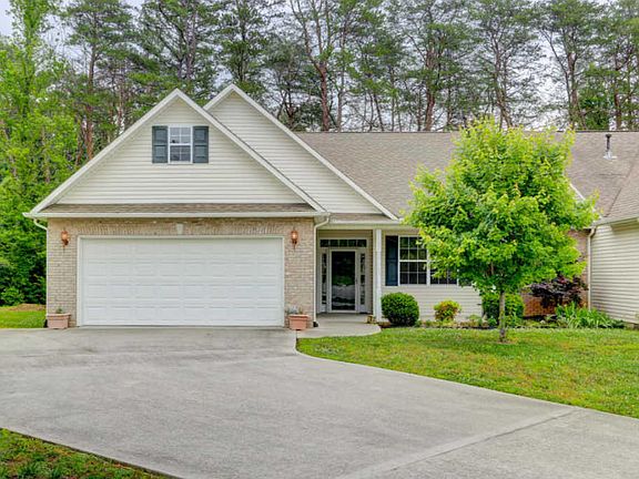 2nd image of 1518 Graybrook Ln