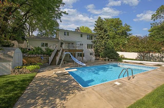 1st image of 105 Arbor Ln