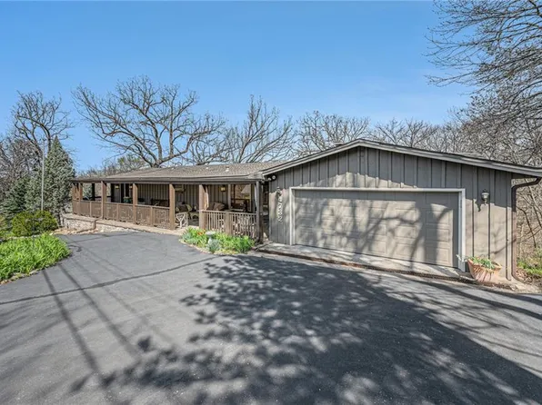 4732 Black Swan Dr, Shawnee, KS 66216
