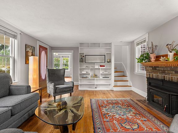 5th image of 288 Union St