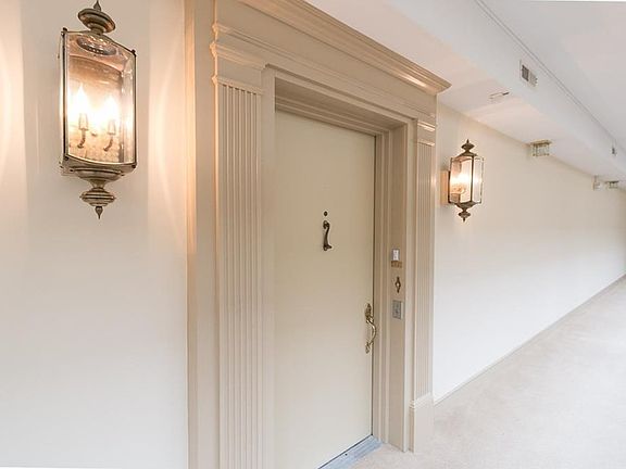 5th image of 333 Oakwood Ave Suite 2J