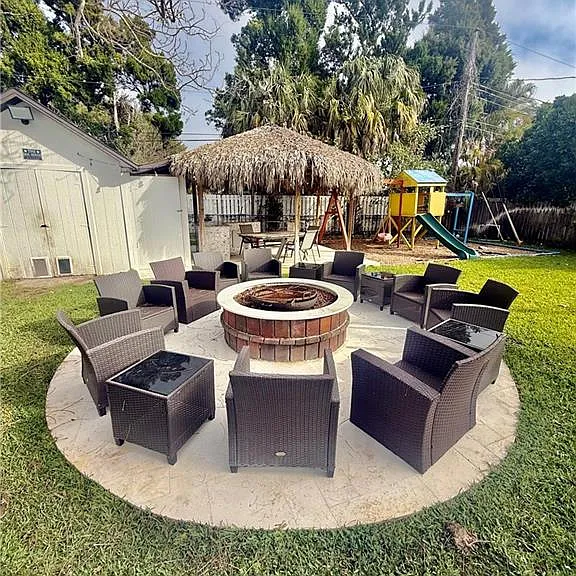 733 Pine Cone Ln — Photo 33