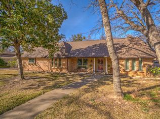 108 Oak Forest Trl, Euless, TX 76039