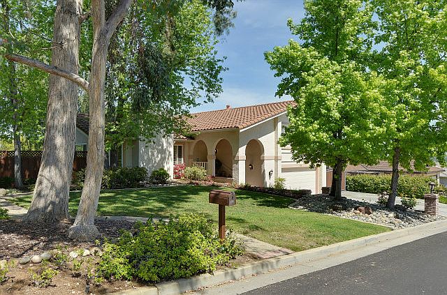 1st image of 115 Capistrano Pl