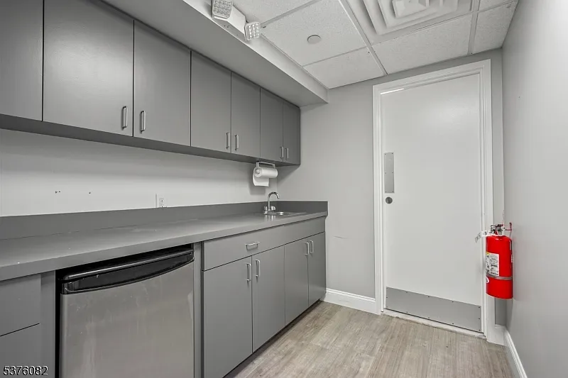 5 bed, 1800 sqft, $2,400 — Photo 3