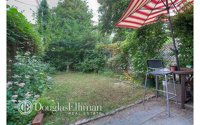 Rented by Douglas Elliman | media 8