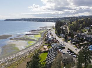 3295 Island Hwy W #220, Qualicum Beach, BC V9K 2C6