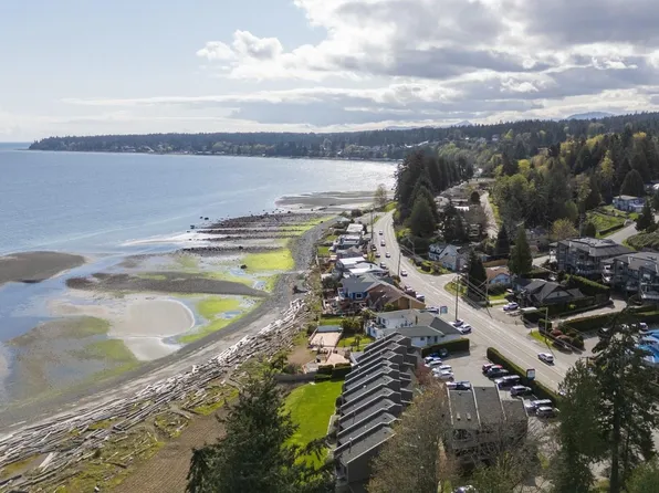 3295 Island Hwy W #220, Qualicum Beach, BC V9K 2C6