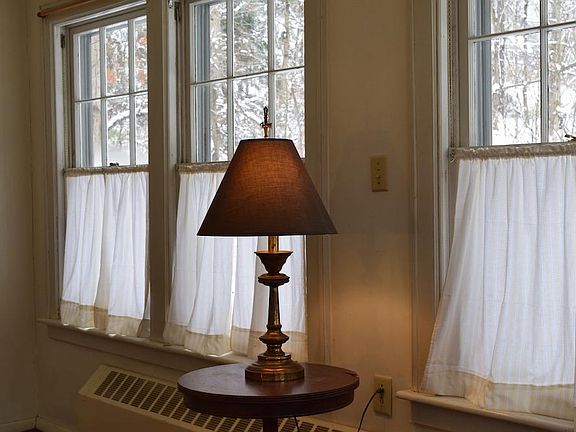 office with 6 windows