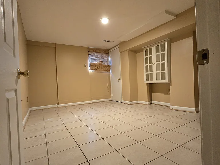 1012 W Pratt St — Photo 24