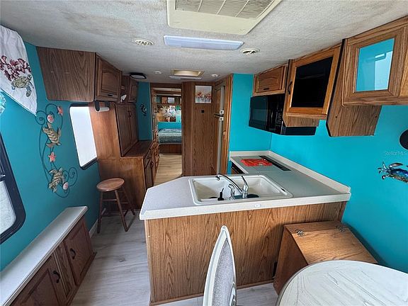 4th image of 46900 Bermont Rd #139