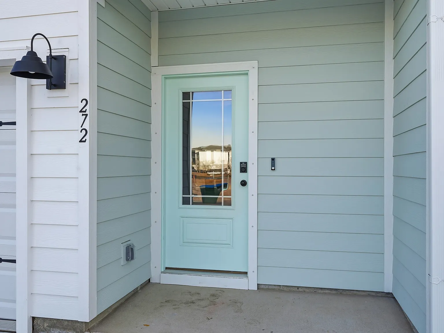 272 Phillips Bluff Ave — Photo 2