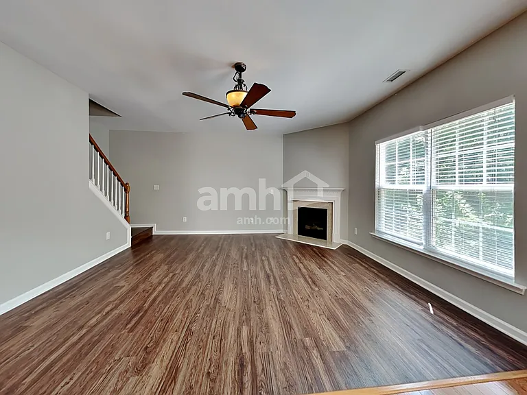 1525 Essexwood Dr — Photo 6