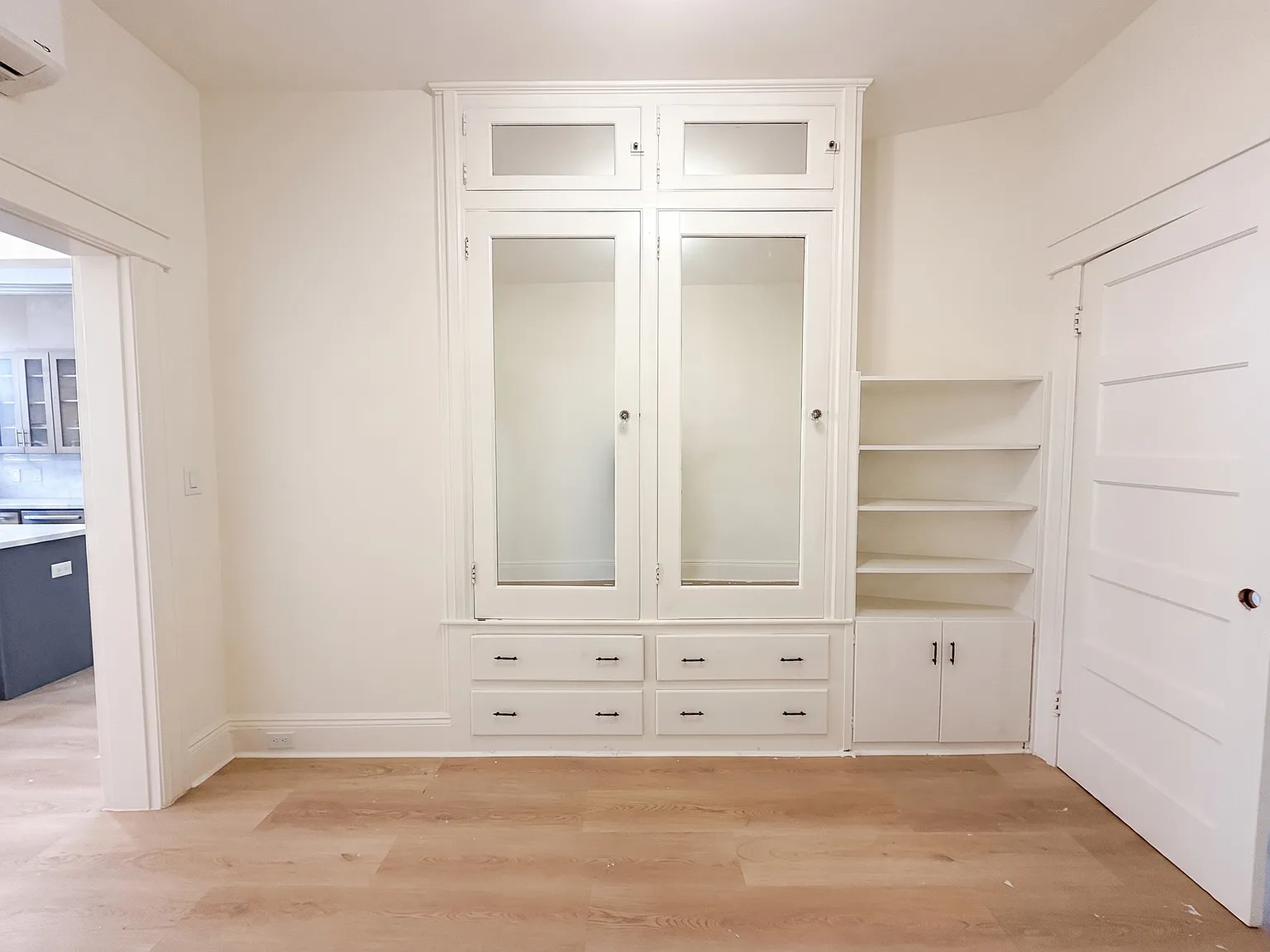 2 bed, $4,000 — Photo 4