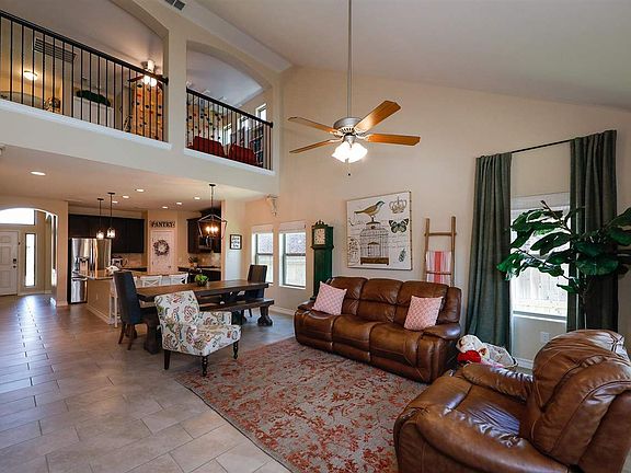 3rd image of 506 Altozano Dr