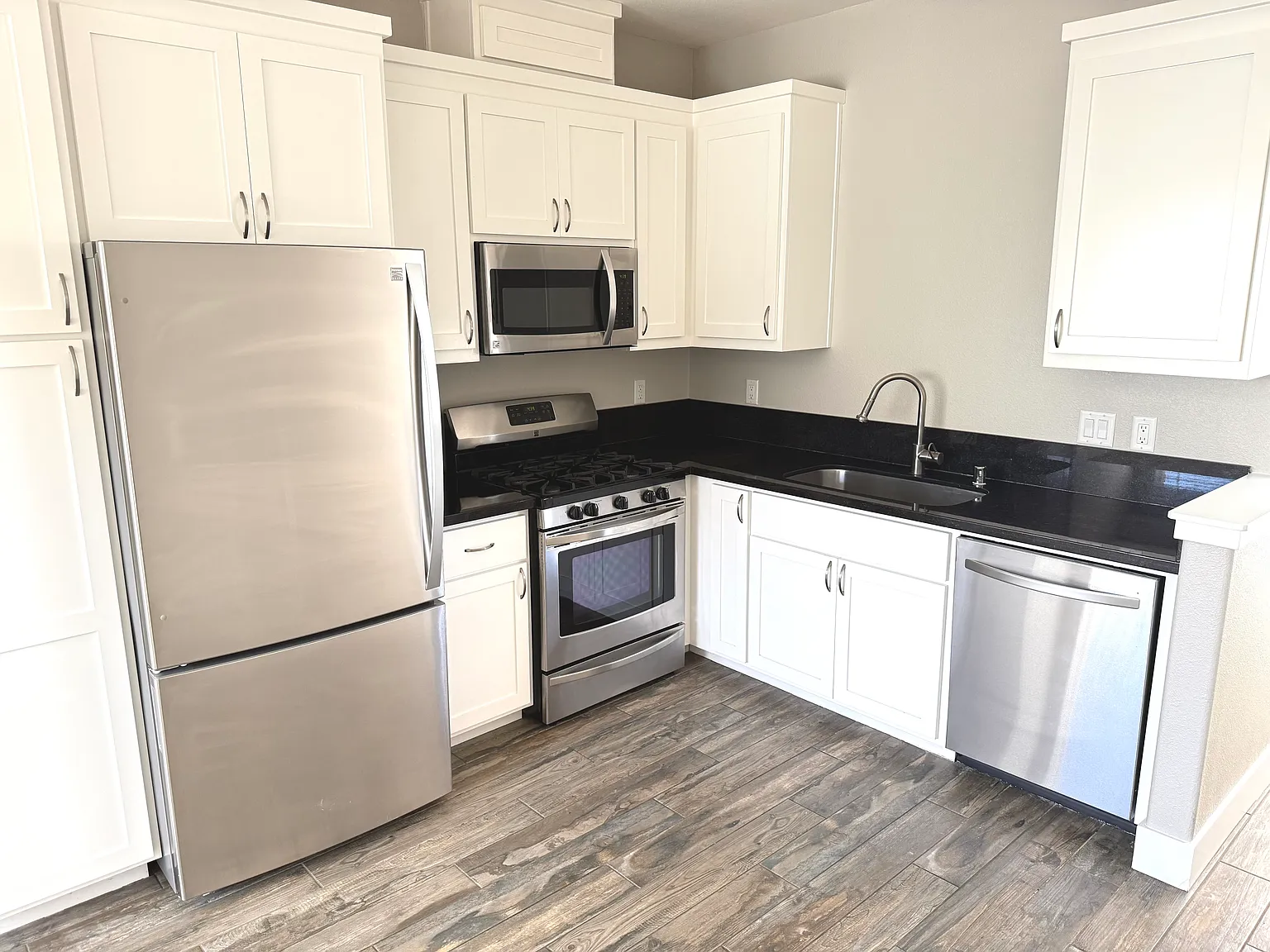 1 bed, $1,350 — Photo 4