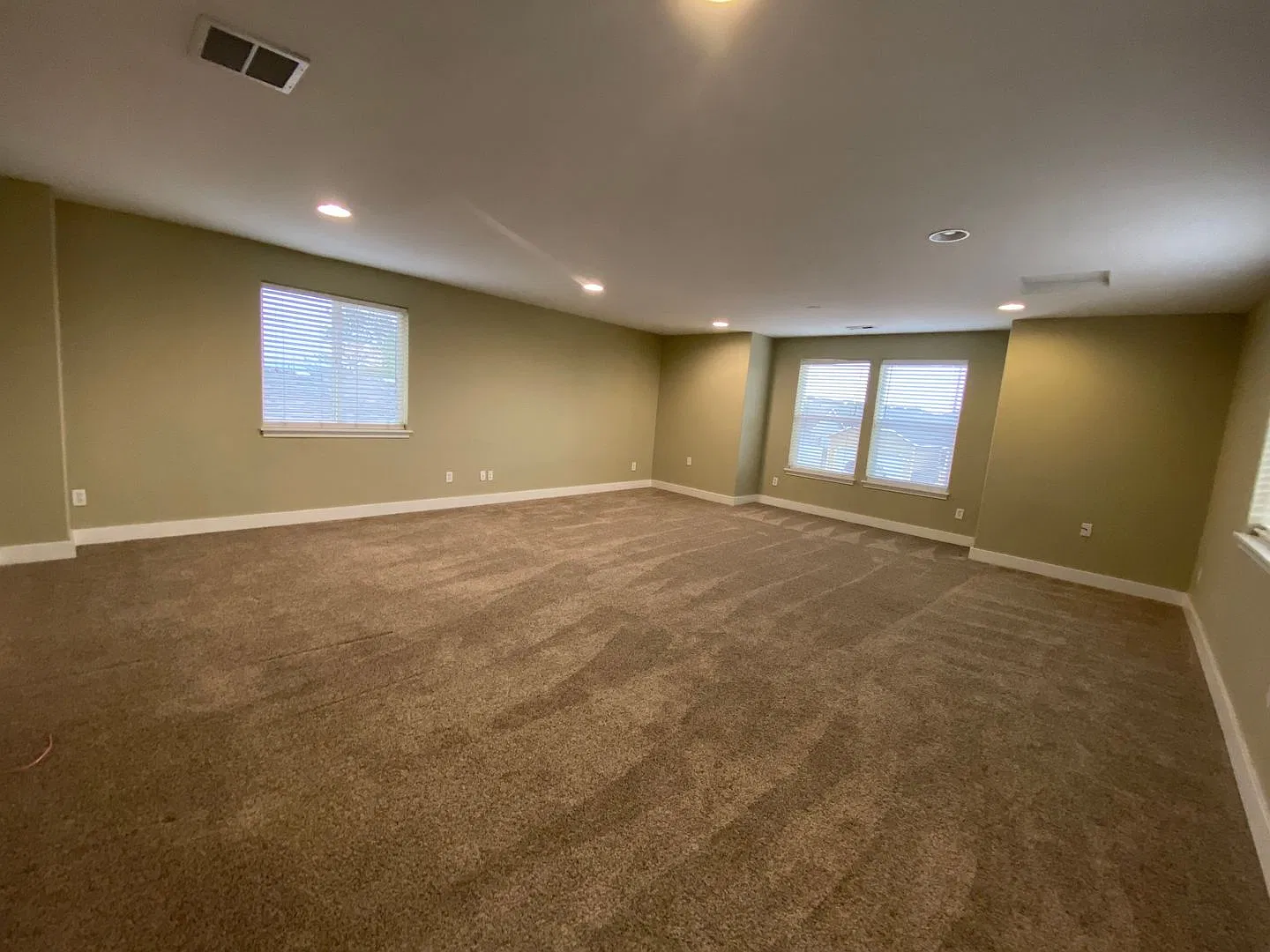 Airway Heights 3 Bed 2.5 bath + Large Rec Room Single Family Home. Available Now! — Photo 3